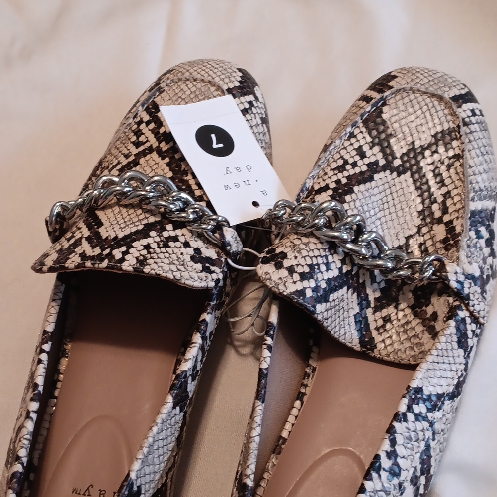A New Day faux snakeskin patterned loafers. Size 7M